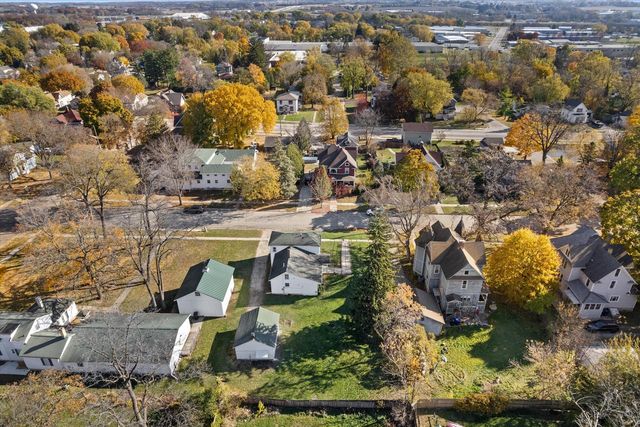 210 S Washington STREET, Elkhorn, WI 53121