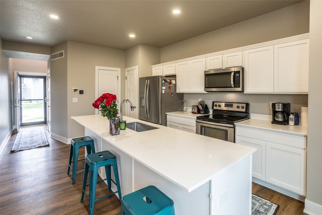 800 NE 14th Street, Grimes, IA 50111