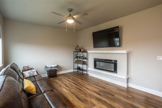 800 NE 14th Street, Grimes, IA 50111