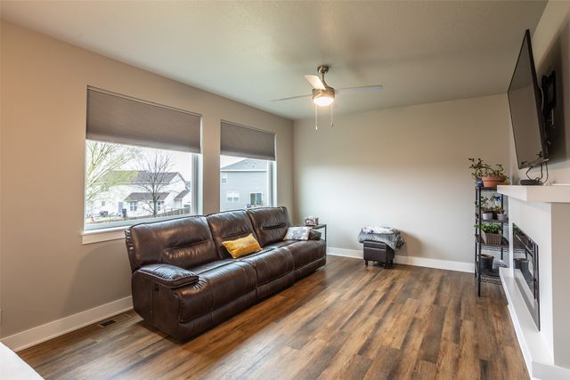 800 NE 14th Street, Grimes, IA 50111