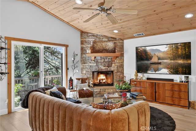 676 Lake Drive, Lake Arrowhead, CA 92352