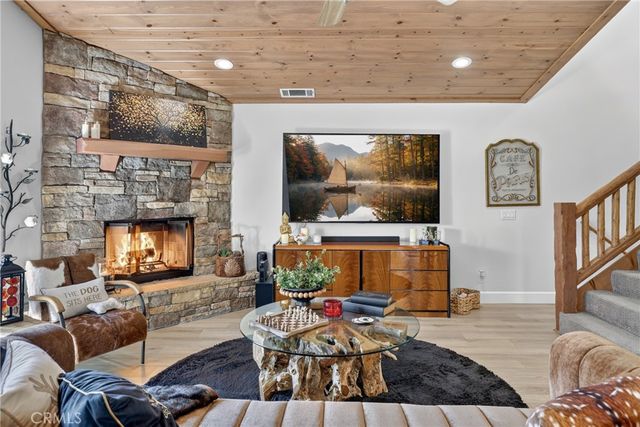 676 Lake Drive, Lake Arrowhead, CA 92352