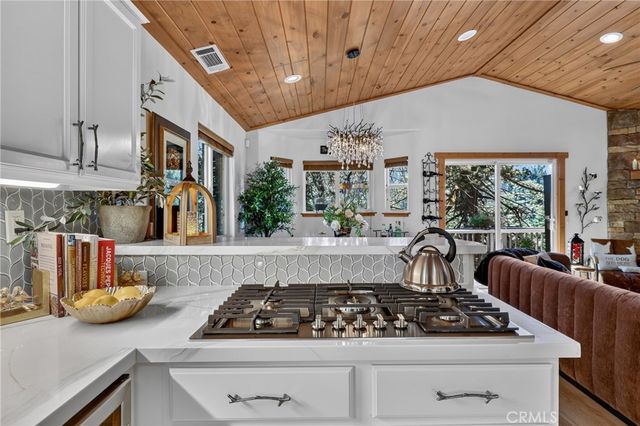 676 Lake Drive, Lake Arrowhead, CA 92352