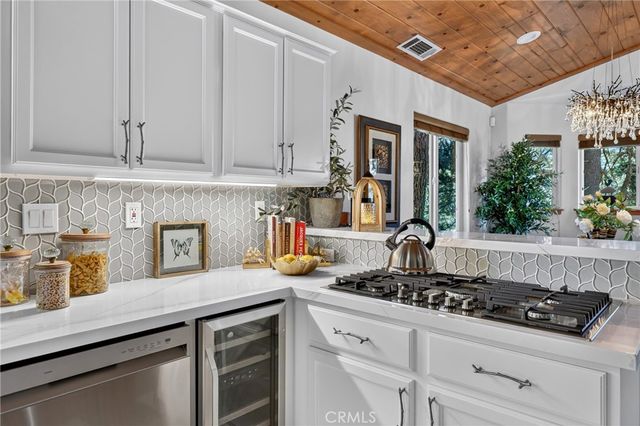 676 Lake Drive, Lake Arrowhead, CA 92352