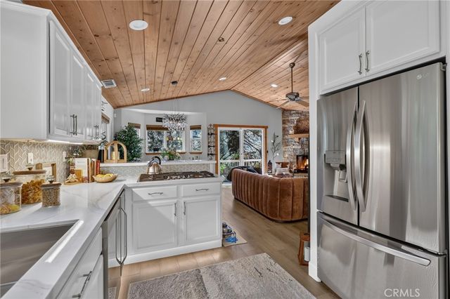 676 Lake Drive, Lake Arrowhead, CA 92352