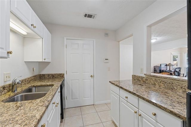 3985 Woodridge Way 3985 Building 11, Tucker, GA 30084