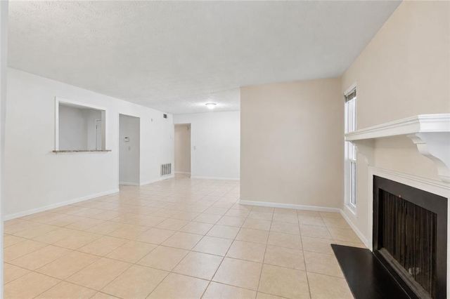3985 Woodridge Way 3985 Building 11, Tucker, GA 30084
