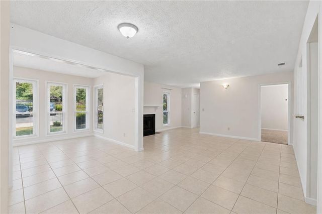 3985 Woodridge Way 3985 Building 11, Tucker, GA 30084