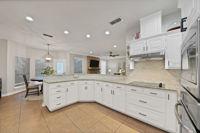 1068 Rosewood Drive, Grapevine, TX 76051