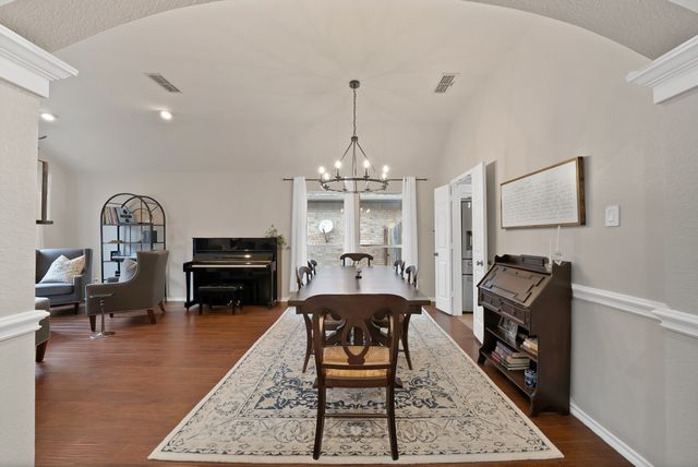 1068 Rosewood Drive, Grapevine, TX 76051