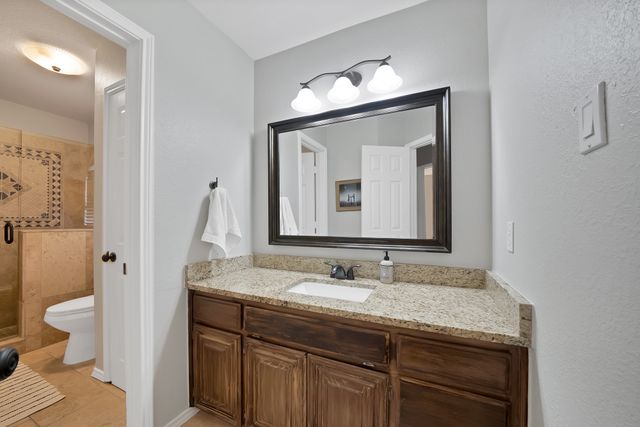 1068 Rosewood Drive, Grapevine, TX 76051