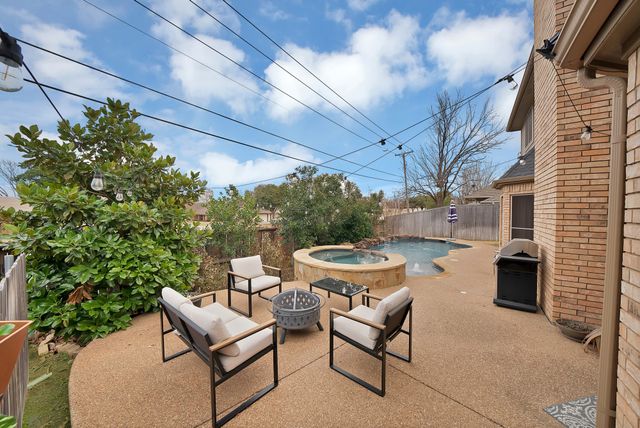 1068 Rosewood Drive, Grapevine, TX 76051