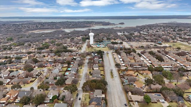 1068 Rosewood Drive, Grapevine, TX 76051