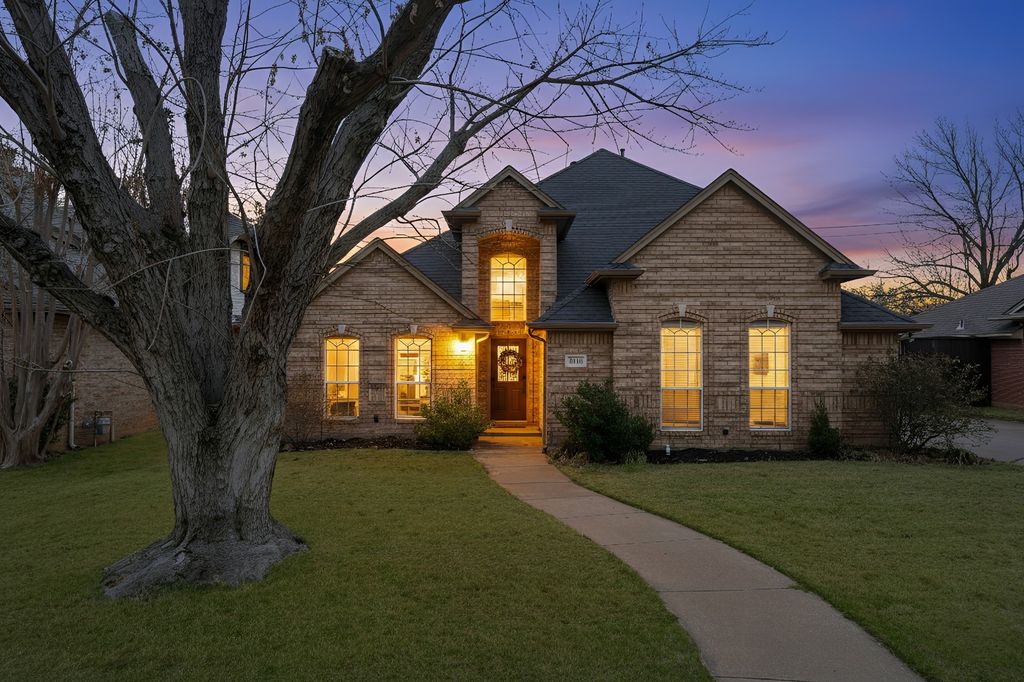 1068 Rosewood Drive, Grapevine, TX 76051