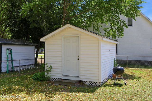 2117 Canyon Drive, Winterville, NC 28590