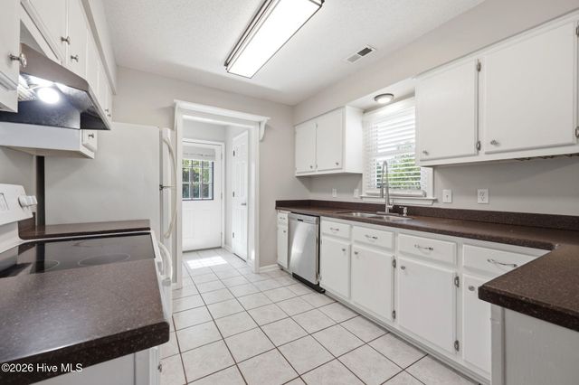 2117 Canyon Drive, Winterville, NC 28590