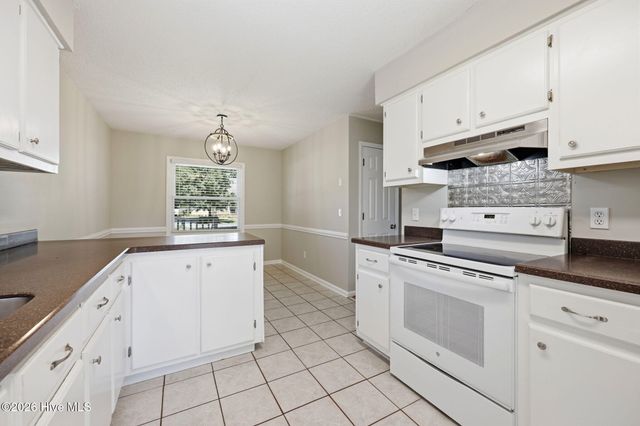 2117 Canyon Drive, Winterville, NC 28590