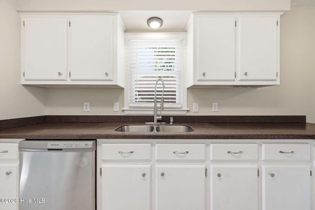 2117 Canyon Drive, Winterville, NC 28590