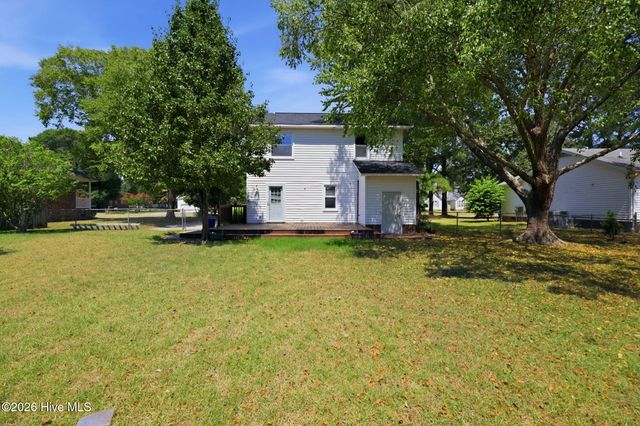 2117 Canyon Drive, Winterville, NC 28590