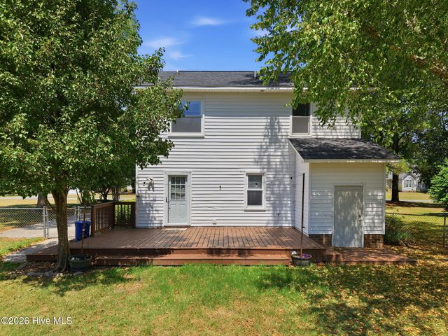 2117 Canyon Drive, Winterville, NC 28590