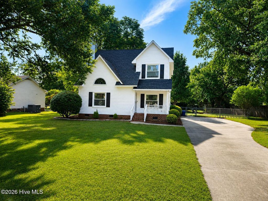 2117 Canyon Drive, Winterville, NC 28590