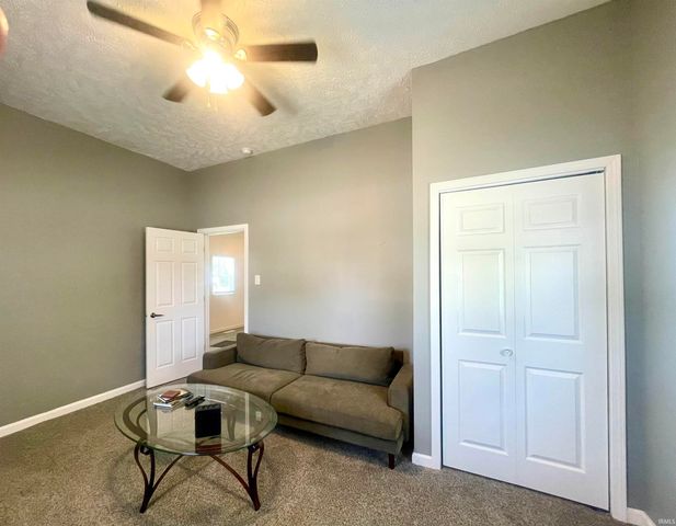 1720 S Hoyt Avenue, Muncie, IN 47302