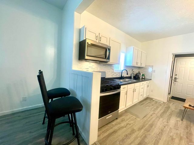 1720 S Hoyt Avenue, Muncie, IN 47302