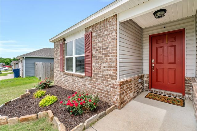 503 W Fitchberg Street, Siloam Springs, AR 72761