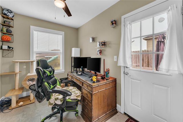 503 W Fitchberg Street, Siloam Springs, AR 72761