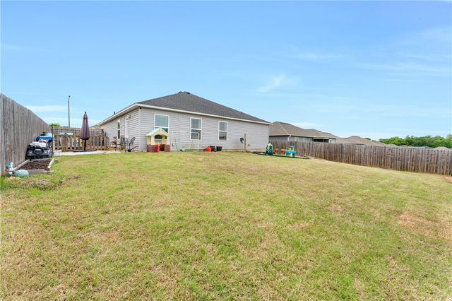 503 W Fitchberg Street, Siloam Springs, AR 72761