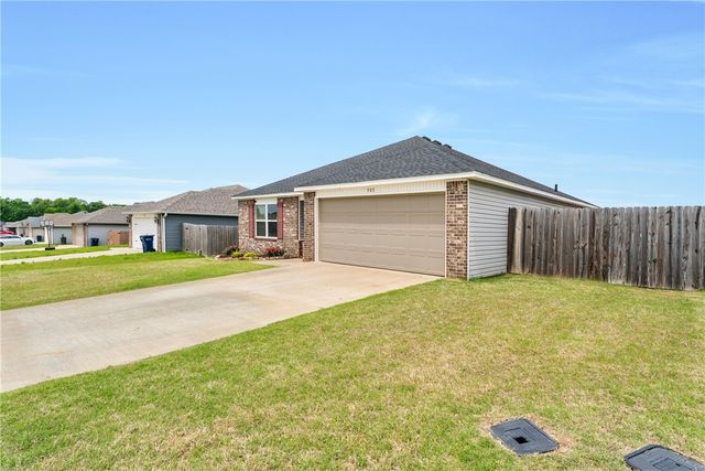503 W Fitchberg Street, Siloam Springs, AR 72761