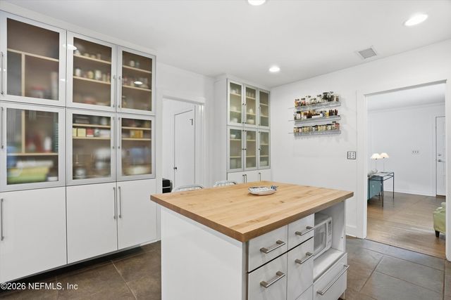 1905 LARGO Road, Jacksonville, FL 32207