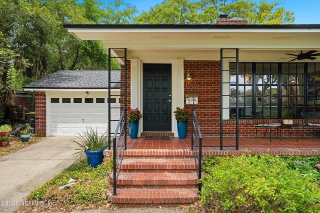 1905 LARGO Road, Jacksonville, FL 32207