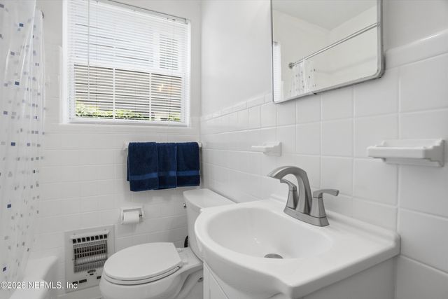 1905 LARGO Road, Jacksonville, FL 32207