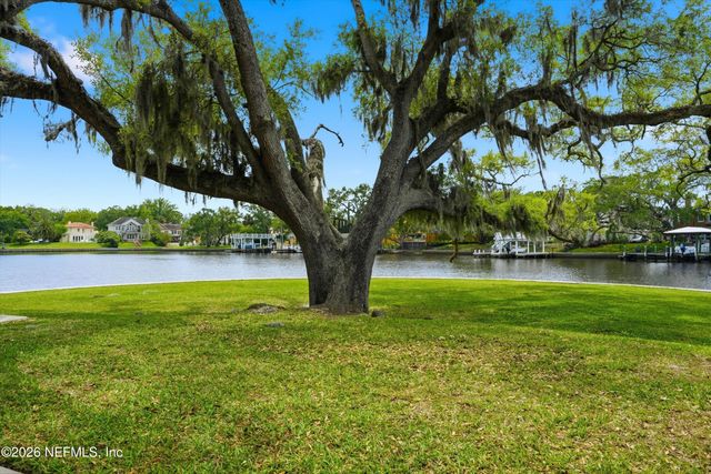 1905 LARGO Road, Jacksonville, FL 32207