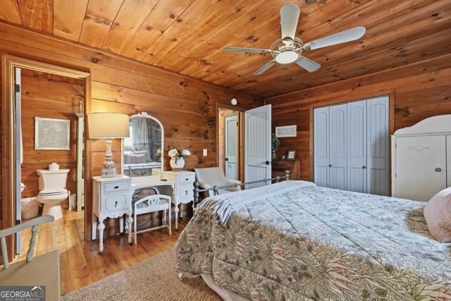 33 Foxhound Drive, Ellijay, GA 30540
