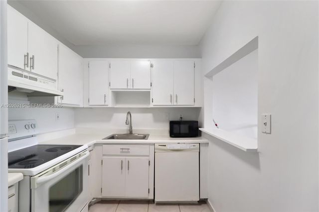13371 SW 17th Ln 2-8, Miami, FL 33175