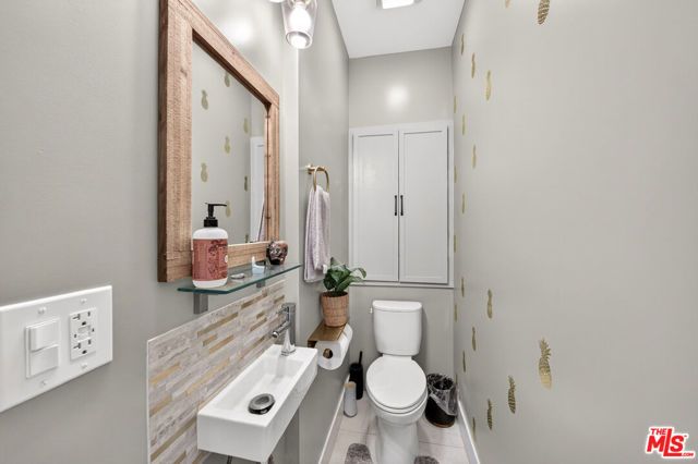 1610 W 36th Place, Los Angeles, CA 90018