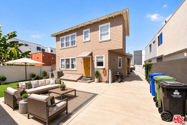 1610 W 36th Place, Los Angeles, CA 90018