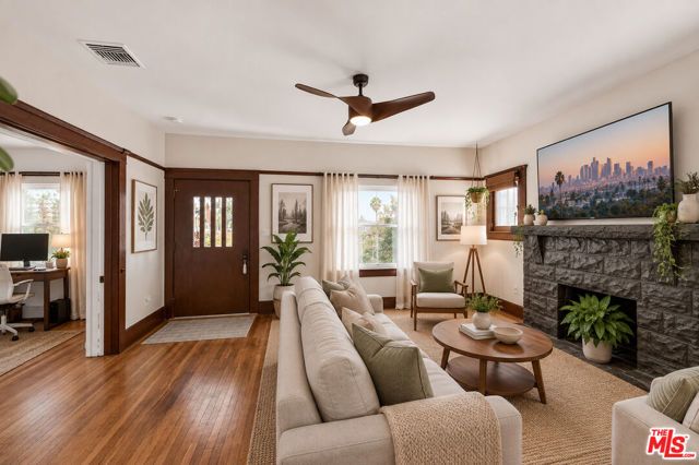 1610 W 36th Place, Los Angeles, CA 90018
