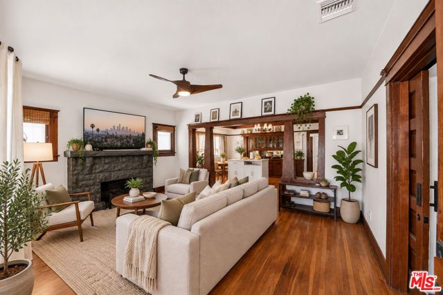 1610 W 36th Place, Los Angeles, CA 90018