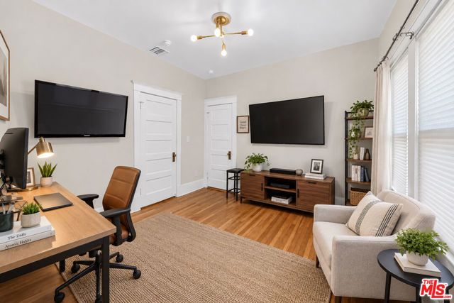 1610 W 36th Place, Los Angeles, CA 90018