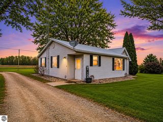 6596 W Washington Road, Ithaca, MI 48847