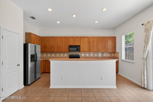 872 COLLINSWOOD Drive W, Jacksonville, FL 32225