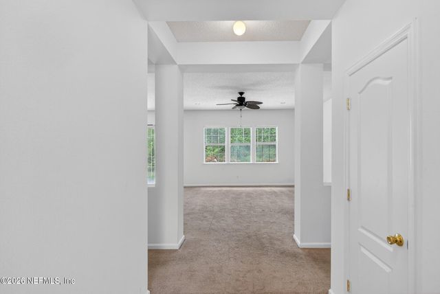 872 COLLINSWOOD Drive W, Jacksonville, FL 32225