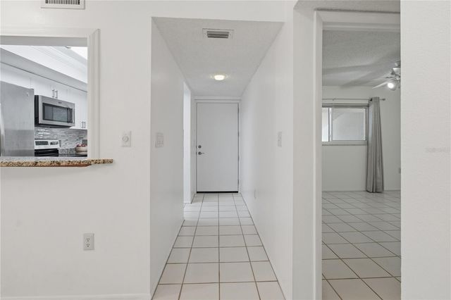 2448 CLUBHOUSE DRIVE 202, Sarasota, FL 34232