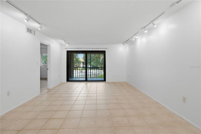 2448 CLUBHOUSE DRIVE 202, Sarasota, FL 34232