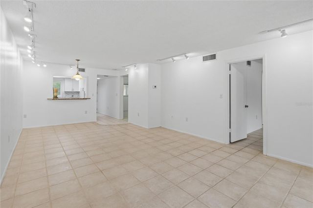 2448 CLUBHOUSE DRIVE 202, Sarasota, FL 34232