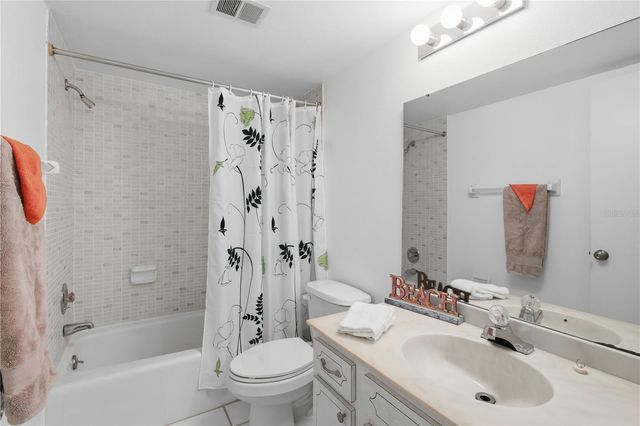 2448 CLUBHOUSE DRIVE 202, Sarasota, FL 34232