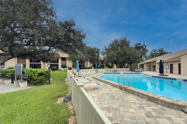 2448 CLUBHOUSE DRIVE 202, Sarasota, FL 34232